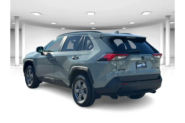 $22520 : Toyota RAV4 2022 XLE 4dr SUV image 3