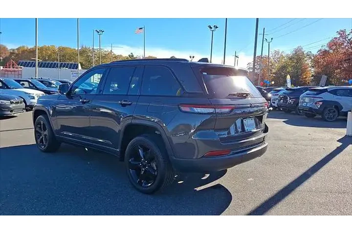 $31995 : Jeep Grand Cherokee 2023 4x4 image 8