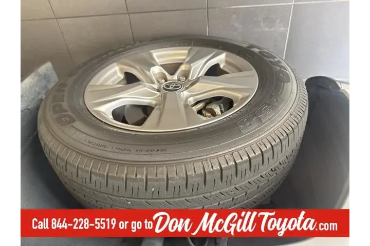 $28386 : Toyota RAV4 2024 AWD XLE 4dr image 5