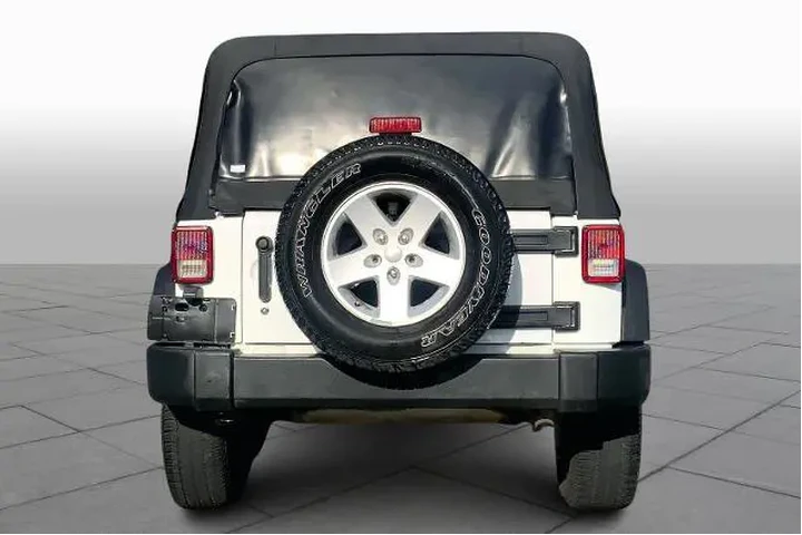 $15555 : Jeep Wrangler Unlimited 2017 image 4