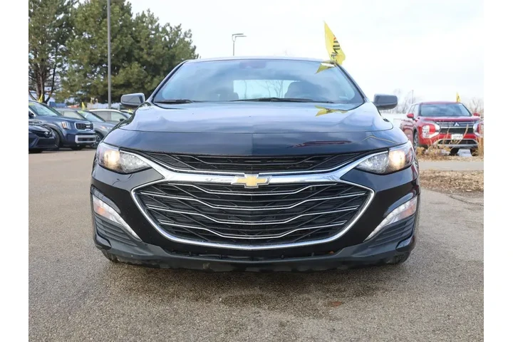 $17777 : Chevrolet Malibu 2024 LT 4dr image 3