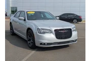 $28450 : Chrysler 300 2023 S V6 4dr S thumbnail