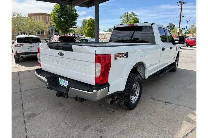 2022 F-250 SD Platinum Crew C image 5