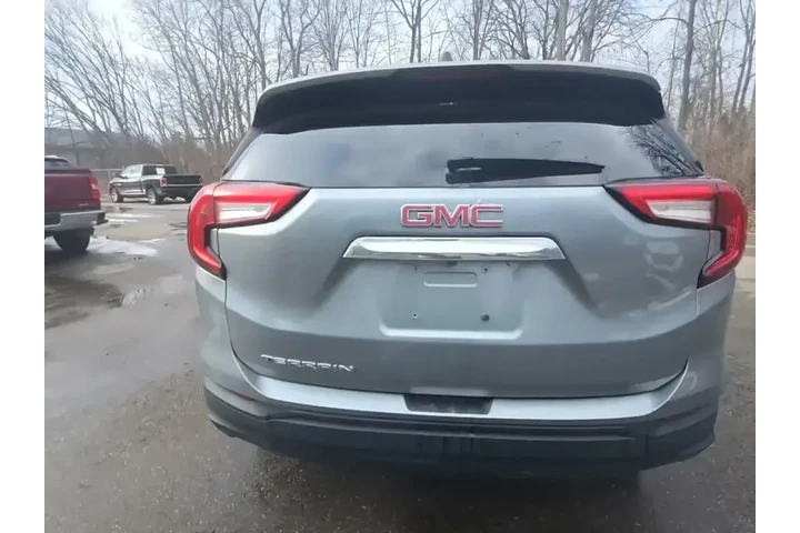 $21223 : GMC Terrain 2023 AWD SLE 4dr image 4