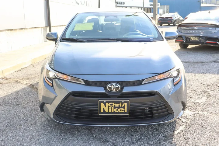 $21588 : 2025 Corolla LE CVT image 2