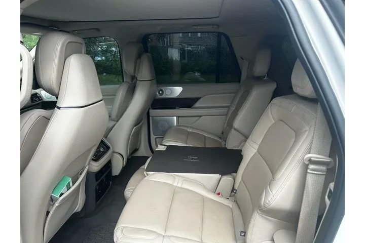 $49500 : 2020 Navigator L Reserve 4WD image 5