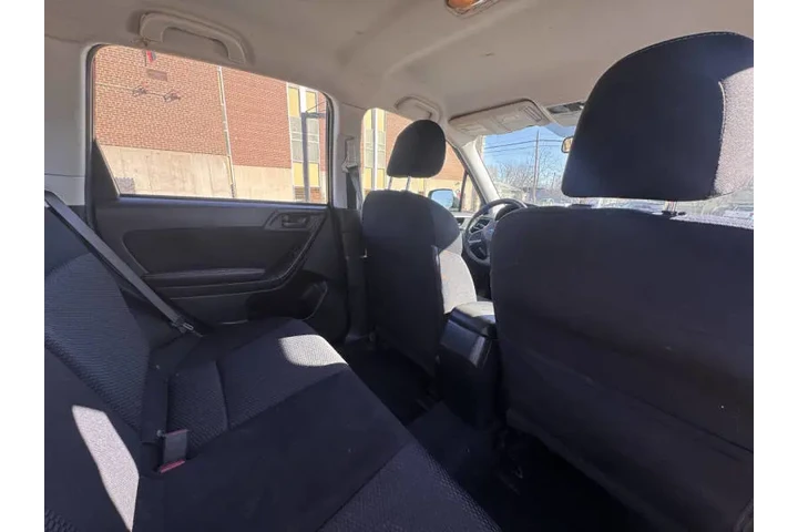 $8999 : 2016 Forester 2.5i image 8