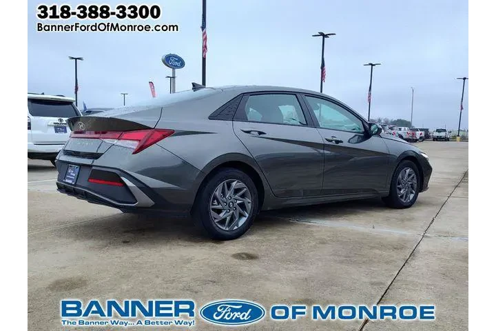 $19715 : Hyundai ELANTRA 2024 SEL 4dr image 6