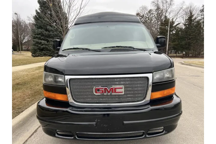 $1 : 2014 GMC Savana 1500 image 3