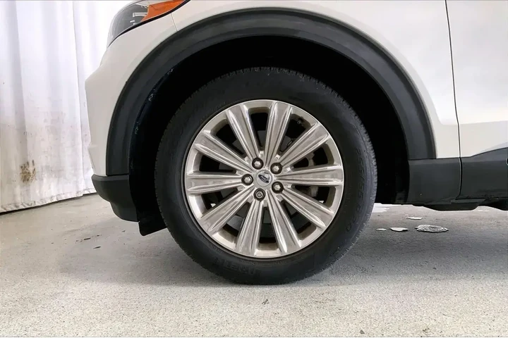 $29186 : Ford Explorer 2022 Limited 4 image 6