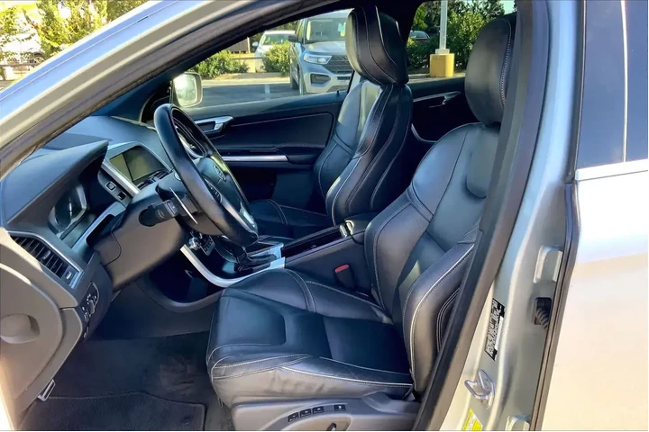 $14489 : Volvo XC60 2015 AWD T6 R-Des image 7