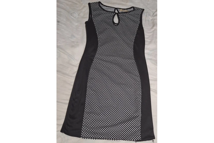 $100 : Ropa Seminueva image 3