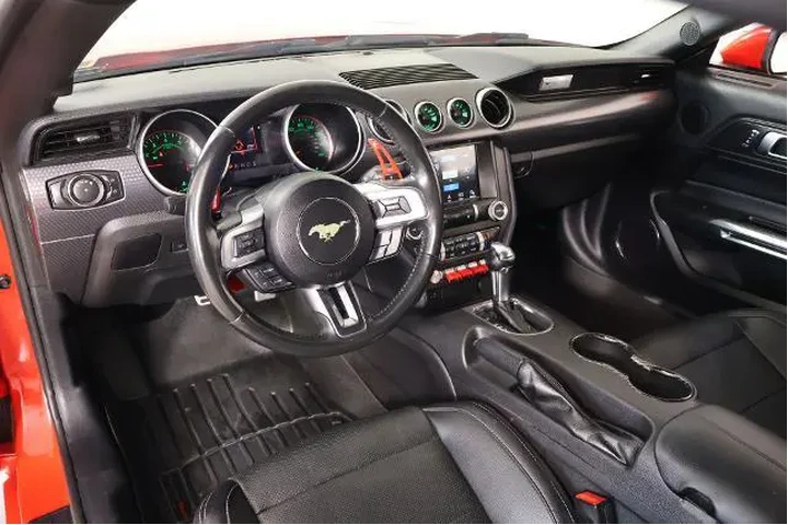 $29770 : Ford Mustang 2019 GT 2dr Fas image 2