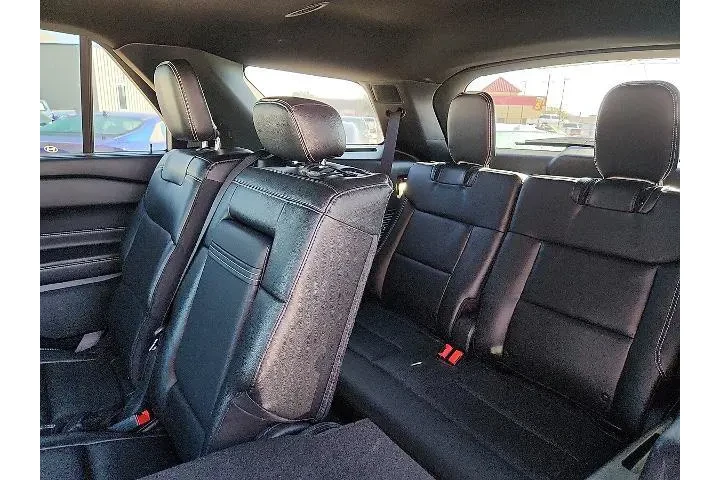 $39990 : Ford Explorer 2022 AWD ST 4d image 5