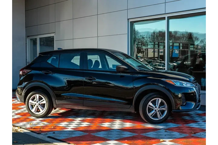 $15988 : Nissan Kicks 2024 S 4dr Cros image 3