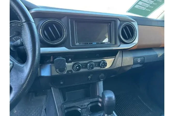 $28816 : Toyota Tacoma 2017 4x4 TRD P image 7