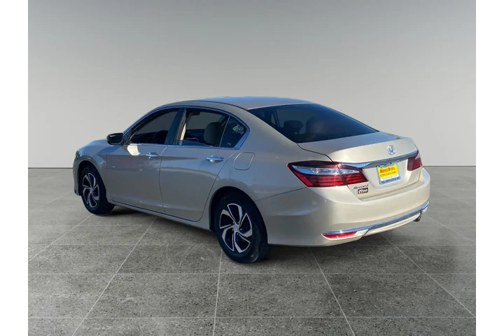 $21762 : Honda Accord 2016 LX 4dr Sed image 3