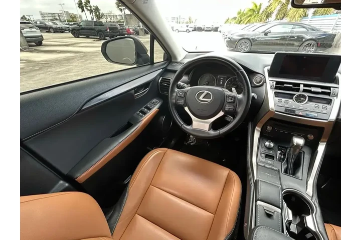 $17000 : Lexus NX 300 2018 4dr Crosso image 9