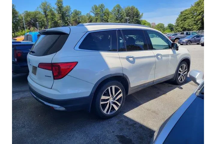 $11452 : Honda Pilot 2016 Touring 4dr image 4