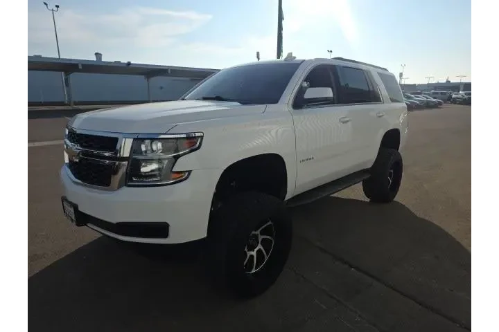 $27900 : Chevrolet Tahoe 2017 4x4 LT image 3