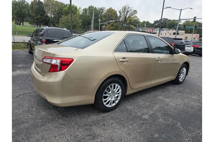 $8800 : 2012 Camry SE image 4