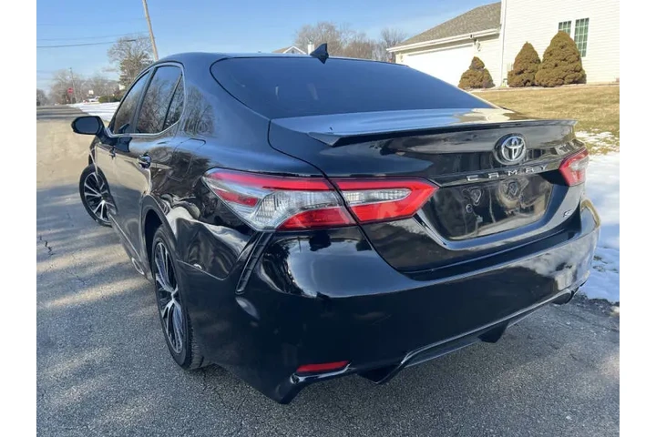 $11997 : 2019 Camry SE image 4