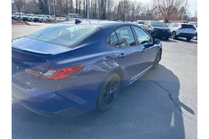 $31174 : Toyota Camry 2025 SE 4dr Sed image 5