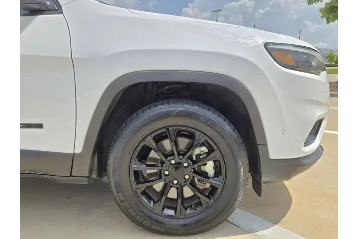 $20500 : Jeep Cherokee 2023 4x4 Altit image 8