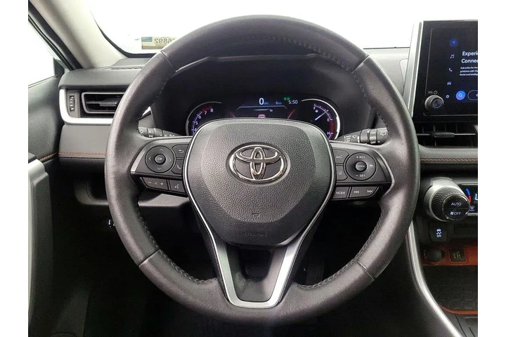 $30998 : Toyota RAV4 2023 AWD Adventu image 10