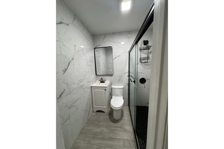 $1200 : Se Renta apt. Studio Amueblado image 8
