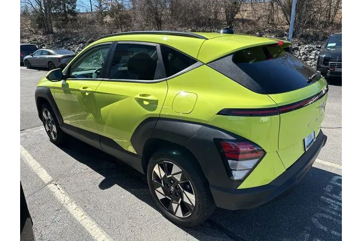 $23999 : Hyundai KONA 2024 AWD SEL 4d image 2