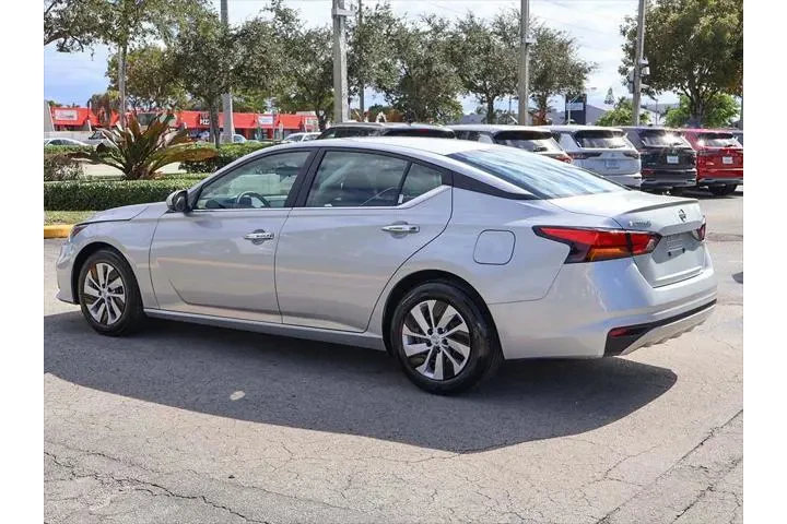 $16969 : Nissan Altima 2022 2.5 S 4dr image 6