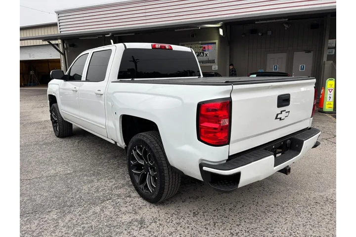 2017 Silverado 1500 2LT Crew image 6