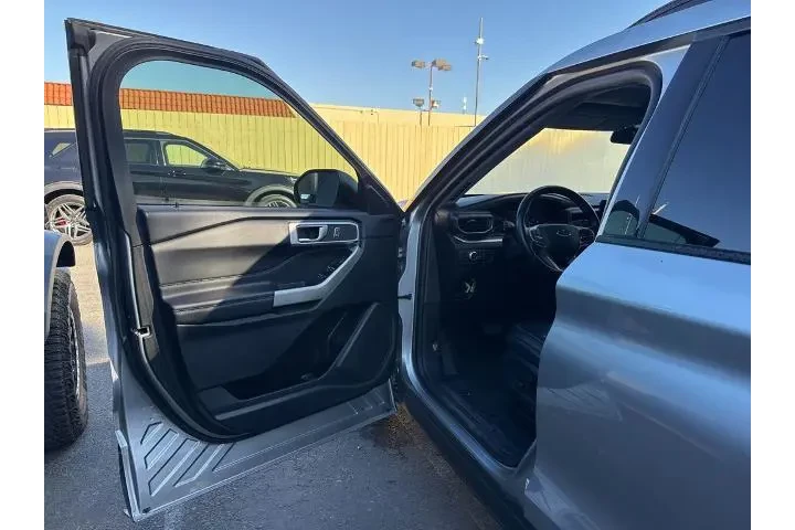 $24920 : Ford Explorer 2022 AWD XLT 4 image 5