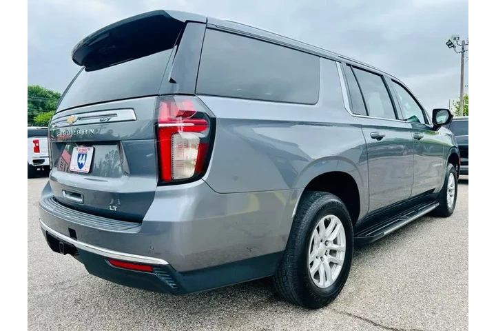 $28995 : 2021 Suburban LT 2WD image 7