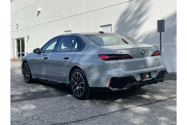 $93995 : BMW 7 Series 2025 AWD 740i x image 5