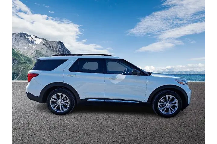 $34997 : Ford Explorer 2023 AWD XLT 4 image 7