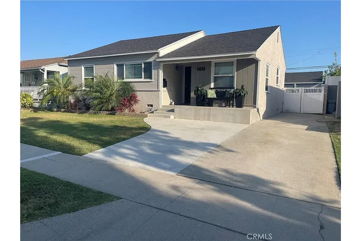 $900 : Beautiful Home...LAKEWOOD,CA image 1