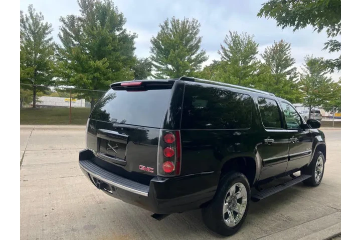 $9995 : 2007 GMC Yukon XL Denali image 7