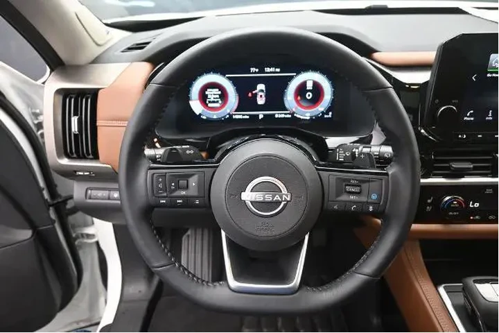 $38764 : Nissan Pathfinder 2024 Plati image 6