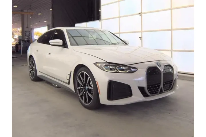 $30590 : BMW i4 2022 eDrive40 Gran Co image 4