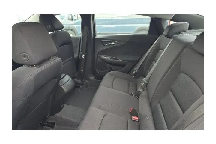 $25990 : Chevrolet Malibu 2025 RS 4dr image 10