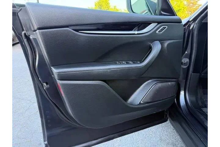 $23227 : Maserati Levante 2017 AWD 4d image 9