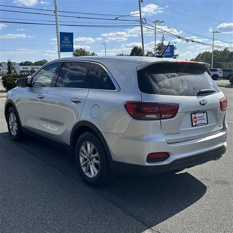 $15927 : PRE-OWNED 2019 KIA SORENTO LX image 3