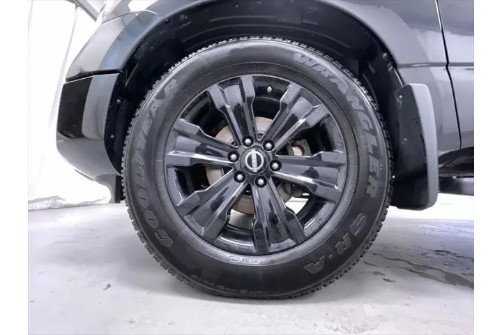 $39995 : Nissan Titan 2023 4x4 SV 4dr image 9