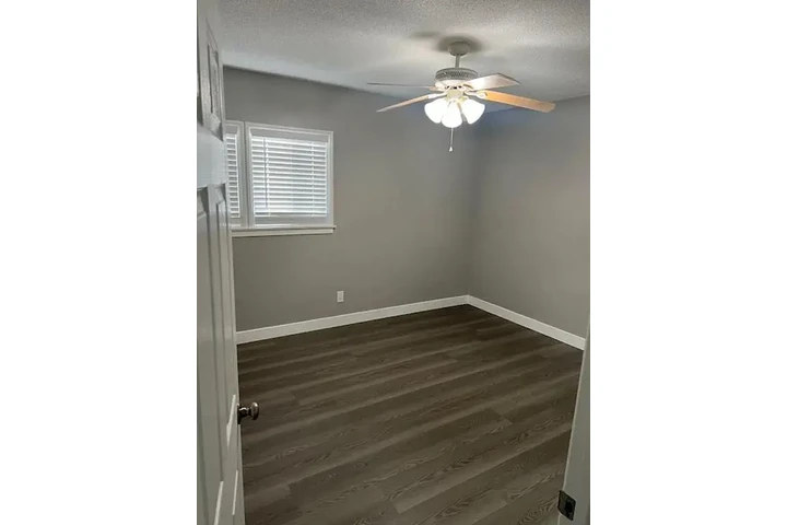 $800 : Beautiful Home..San Bernardino image 3