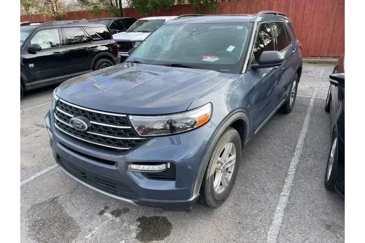 $21081 : Ford Explorer 2021 AWD XLT 4 image 2