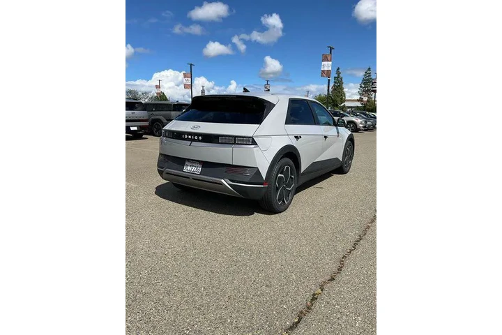 $25991 : Hyundai IONIQ 5 2024 SEL 4dr image 4