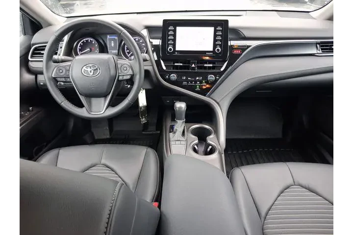 $22990 : Toyota Camry 2022 SE 4dr Sed image 4