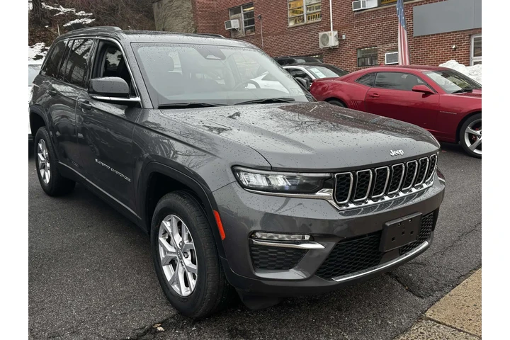$27985 : Jeep Grand Cherokee 2022 4x4 image 1